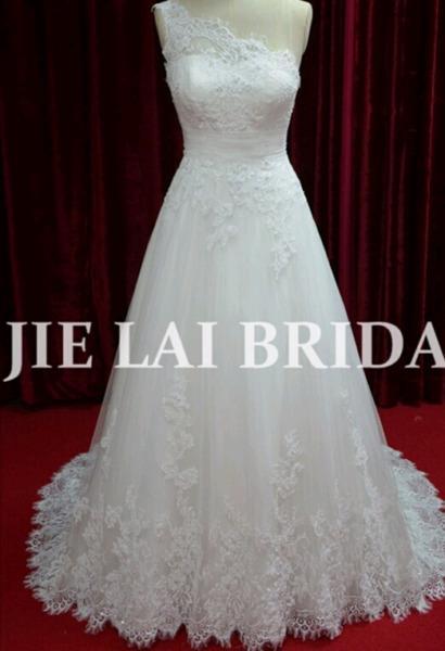 lace Wedding Dresses For Hire