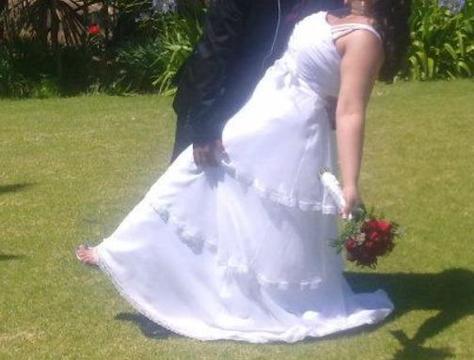 Wedding dress for sale R3000 neg