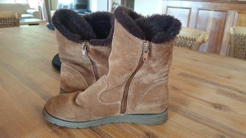 SUEDE LEATHER BOOTS RARE EARTH