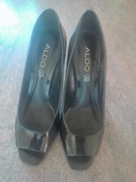 Aldo peeptoe size 5