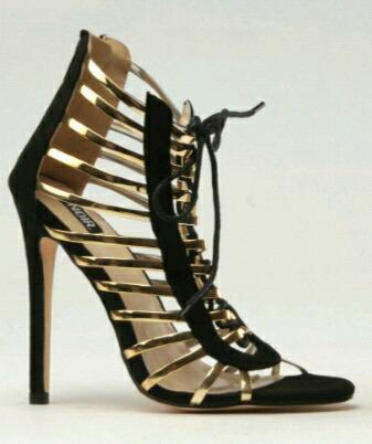 Noir high heels caged sandle