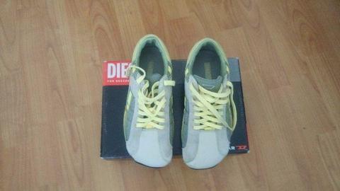 Original Olive green and yellow pair of Diesel sneakers in mint condition