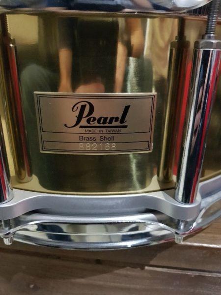 Pearl Brass free floating snare