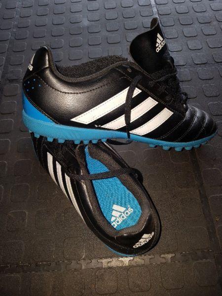 Boys indoor soccer boots