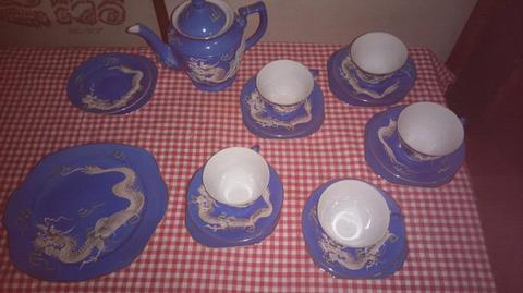 Tudor porcelain tea set