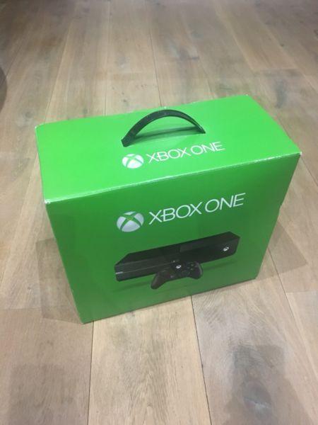 Xbox One 500 gigs console 4 remotes