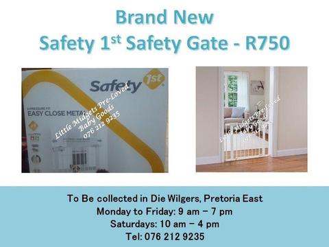Brand New Safety 1st Safety Gate (Suitable for opening of 73 cm - 85 cm)