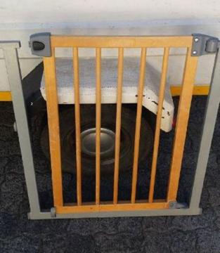 Children's safety gate