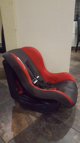 Safeway Stage 1 and 2 Carseat - From Birth to 18kg's