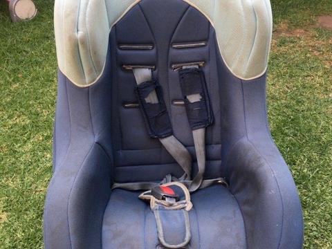 Selling 2 car seats