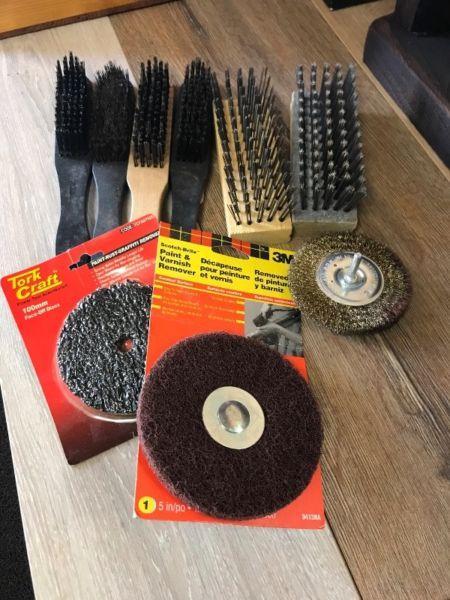 BRAND NEW ASSORTMENT OF WIRE BRUSHES 