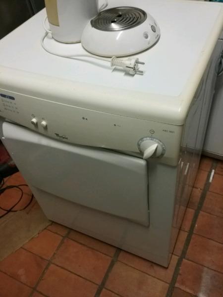 Whirlpool 6kg tumble dryer