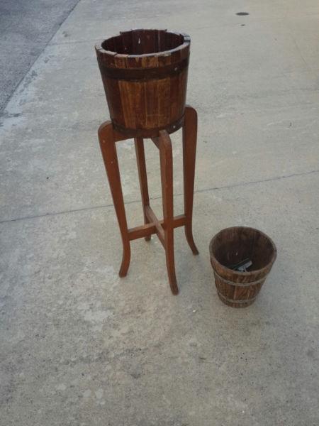 Plant stand with barrel plus separate barrell pot . Very nice and well made very good condition