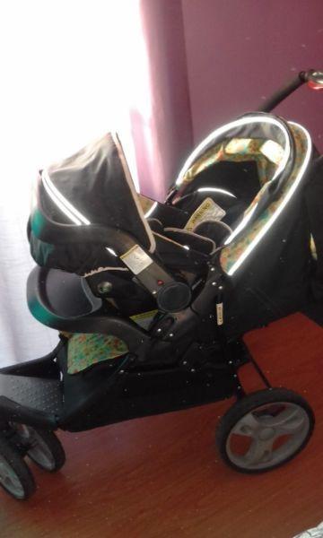 CHELINO STROLLER AND CAR SEAT FOR SALE