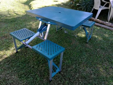 Fold up picnic table