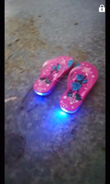 Kiddies light up sandals