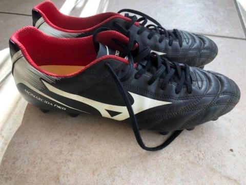 Mizuno rugby boots UK8