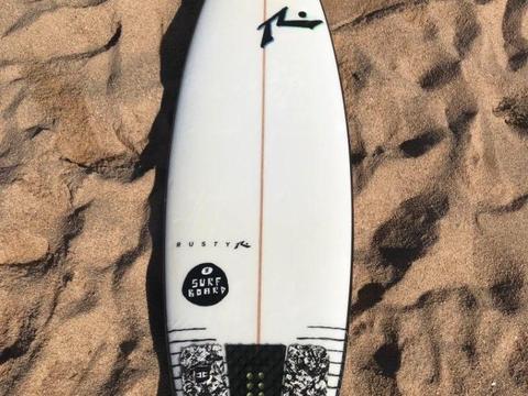 Model 8 surfboard Rusty with fins short board 6.2 excellent condition