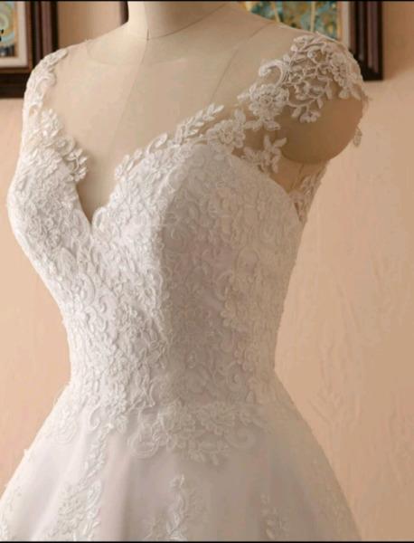 Beautiful Lace Gowns on Order to Hire
