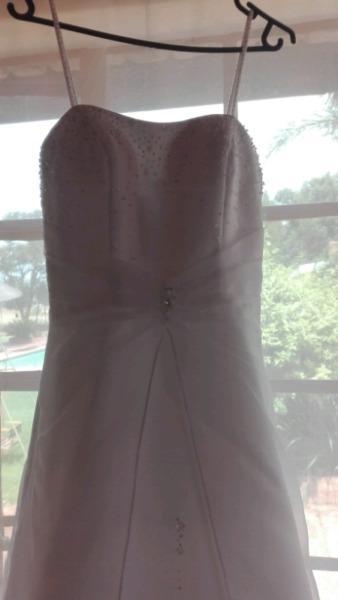 Size 6 / 8 wedding dress