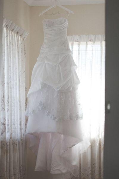 Beautiful imported wedding gown for hire