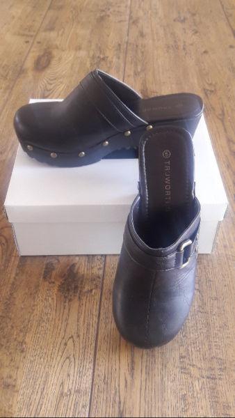 Brown Clogs - size 5