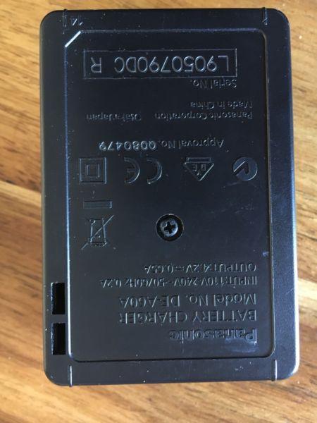 Panasonic camera battery charger (DE-A60A)