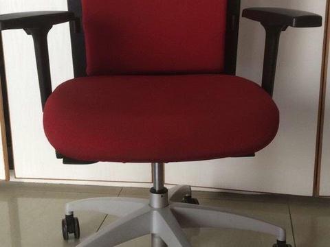 Desk chair red