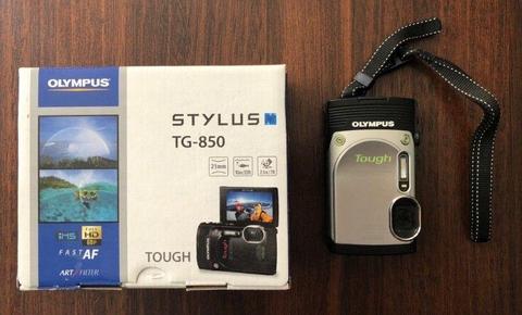 Olympus Stylus TG-850 Tough Digital Camera, Full HD Video, Ultra-wide screen, underwater capable