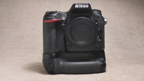Nikon D7100 camera + battery grip