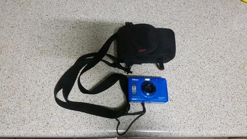 Nikon S30 Camera with Bag