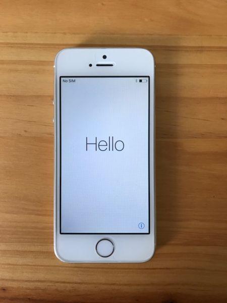 White iPhone 5s 64gig in excellent condition for sale