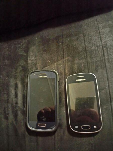 2 phones for sale R400 or swop swap