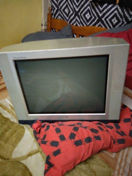 54cm TV R600
