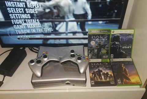 Chipped Xbox 360 Halo Slim 250Gb with 2 Remotes an 40 Latest Games