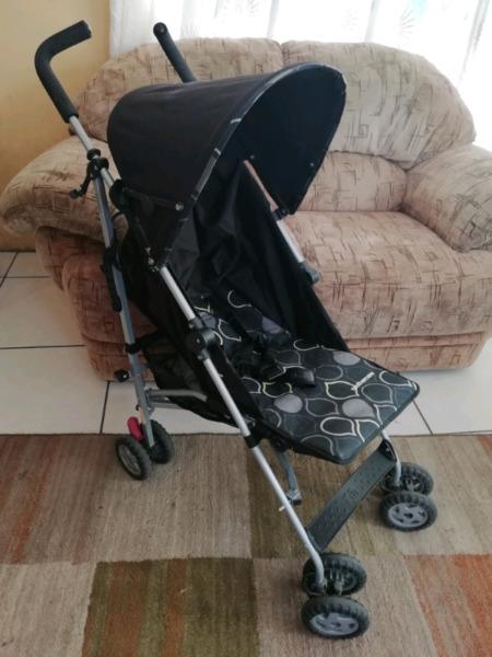 Mothercare hiking carrier with canopy