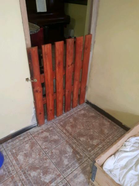 Baby/toddler partitions and gates