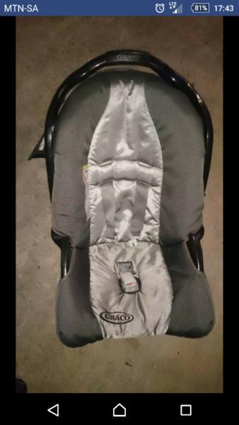 Graco baby car seat and attachable base