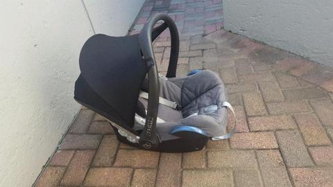 Maxi Cosy car seat for sale
