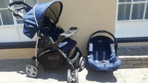 Graco Travel System including base