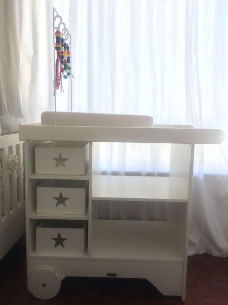Compactum for sale - Treehouse