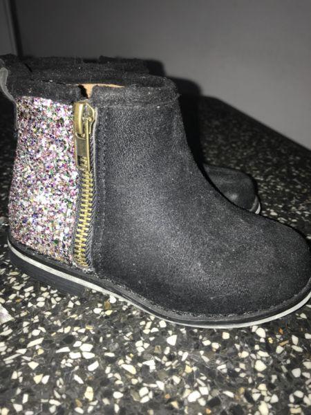 Black cotton on boots