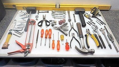 Tool box complete with assorted hand tools & 2 x spirit levels * Grab a bargain now *