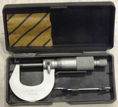 MITUTOYO MICROMETER - 0-25mm 0.01mm