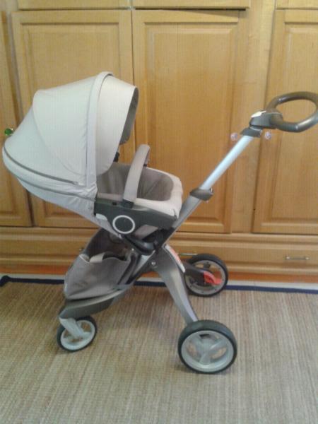 STOKKE XPLORY STROLLER AND CARRY COT