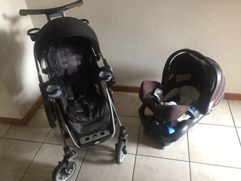 Graco Signature 3-in-1 travel system, in very good condition