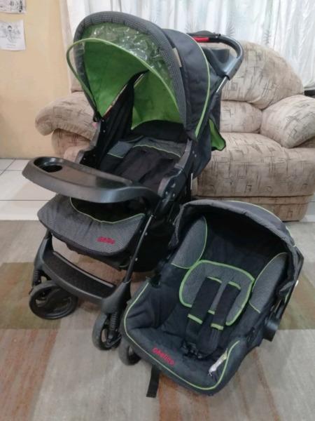 Chelino travel system