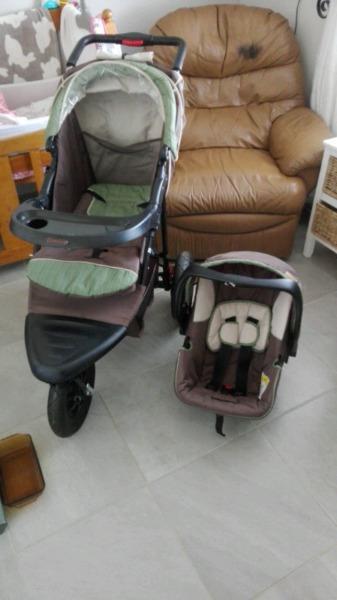 Chelino pram and carseat