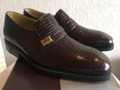 Johnston & Murphy (1 only) Size 6 Brown