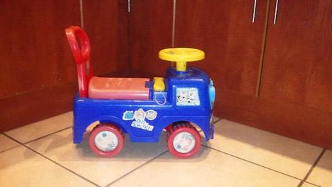 Ride on truck for toddler